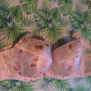 32 DDD/E Floral Bra NWOT